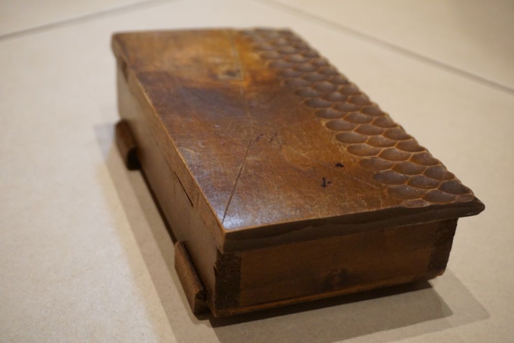 Drewniana szkatułka na biżuterię, skrzynka na biżuterię