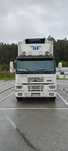 Volvo Camião frigorifico de três eixos com plataforma