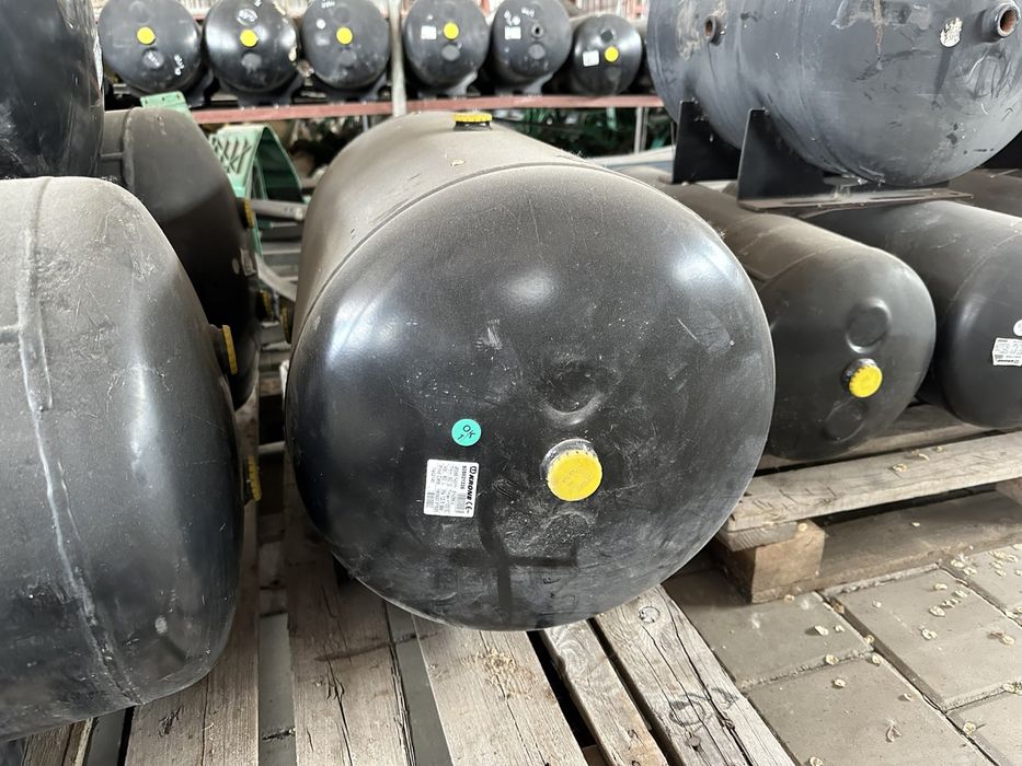 Продам ресивер 60 и 80 л. для полуприцепа