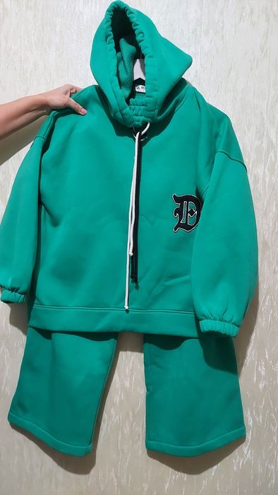 Теплий костюм на дівчинку