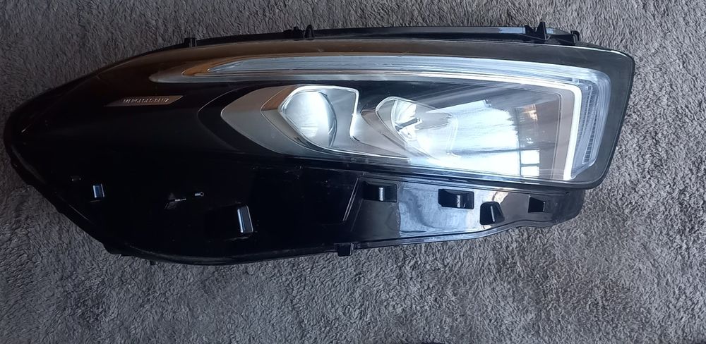 mercedes frente direita