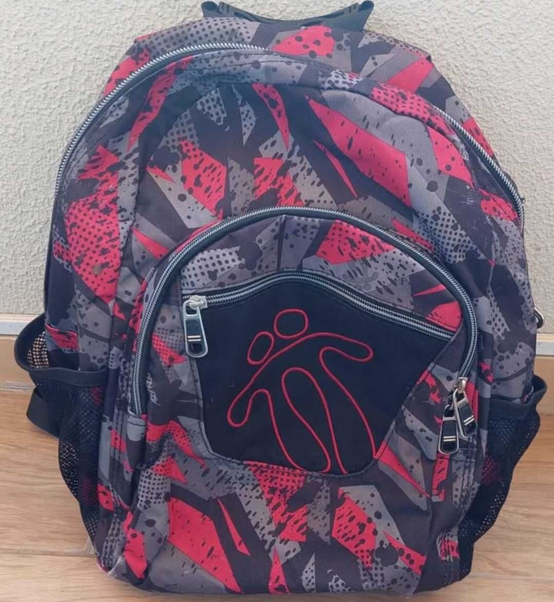 Varias Mochilas totto cada uma 20€
