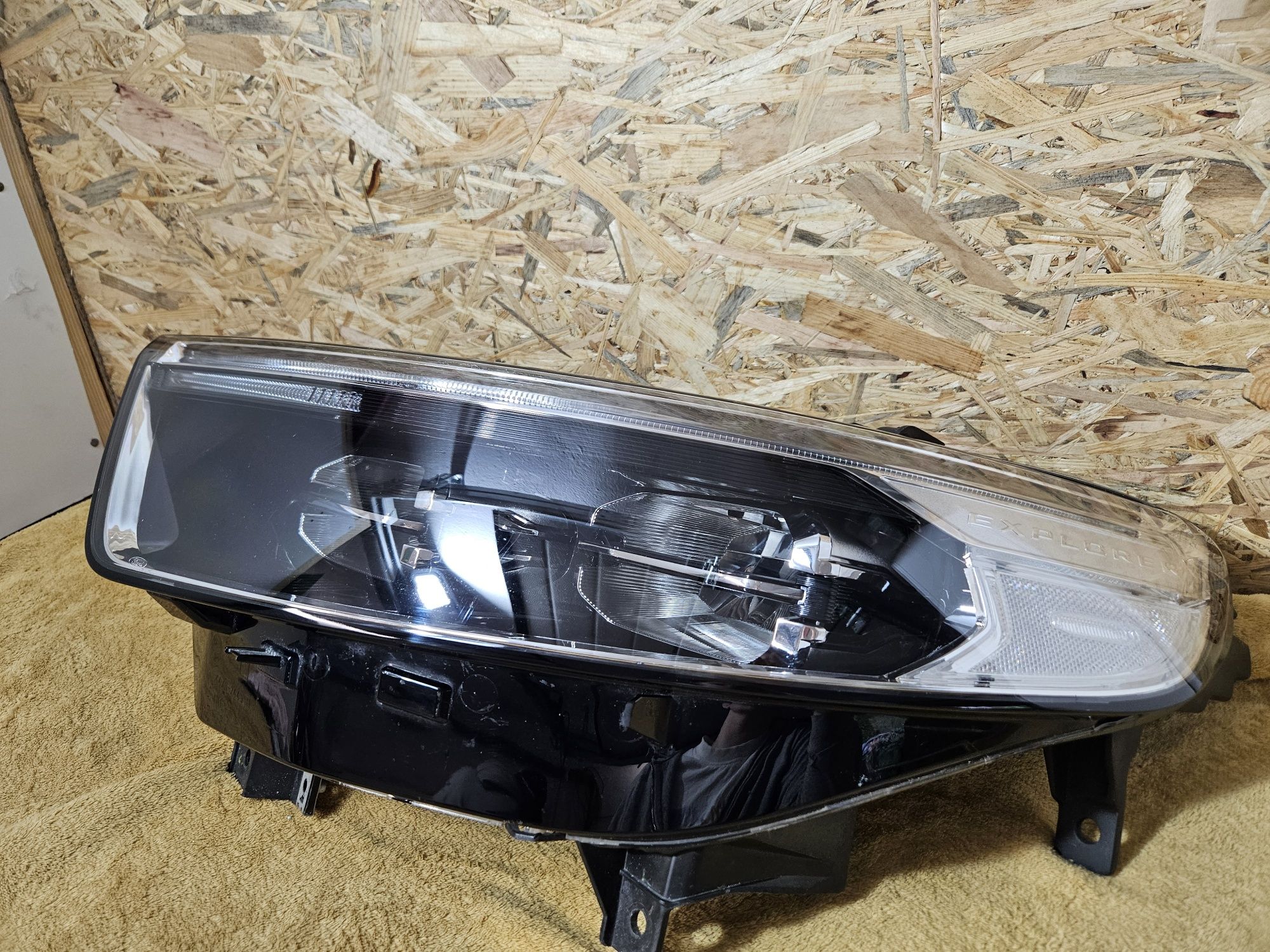 Ford Explorer VI U625 lampa full led lewa