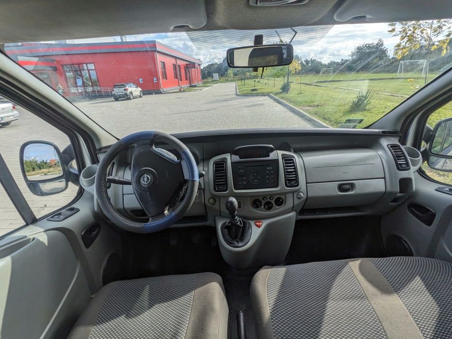 Opel Vivaro 1.9TDI 6ступка MAXI база оригінальний груз-пас в Україні