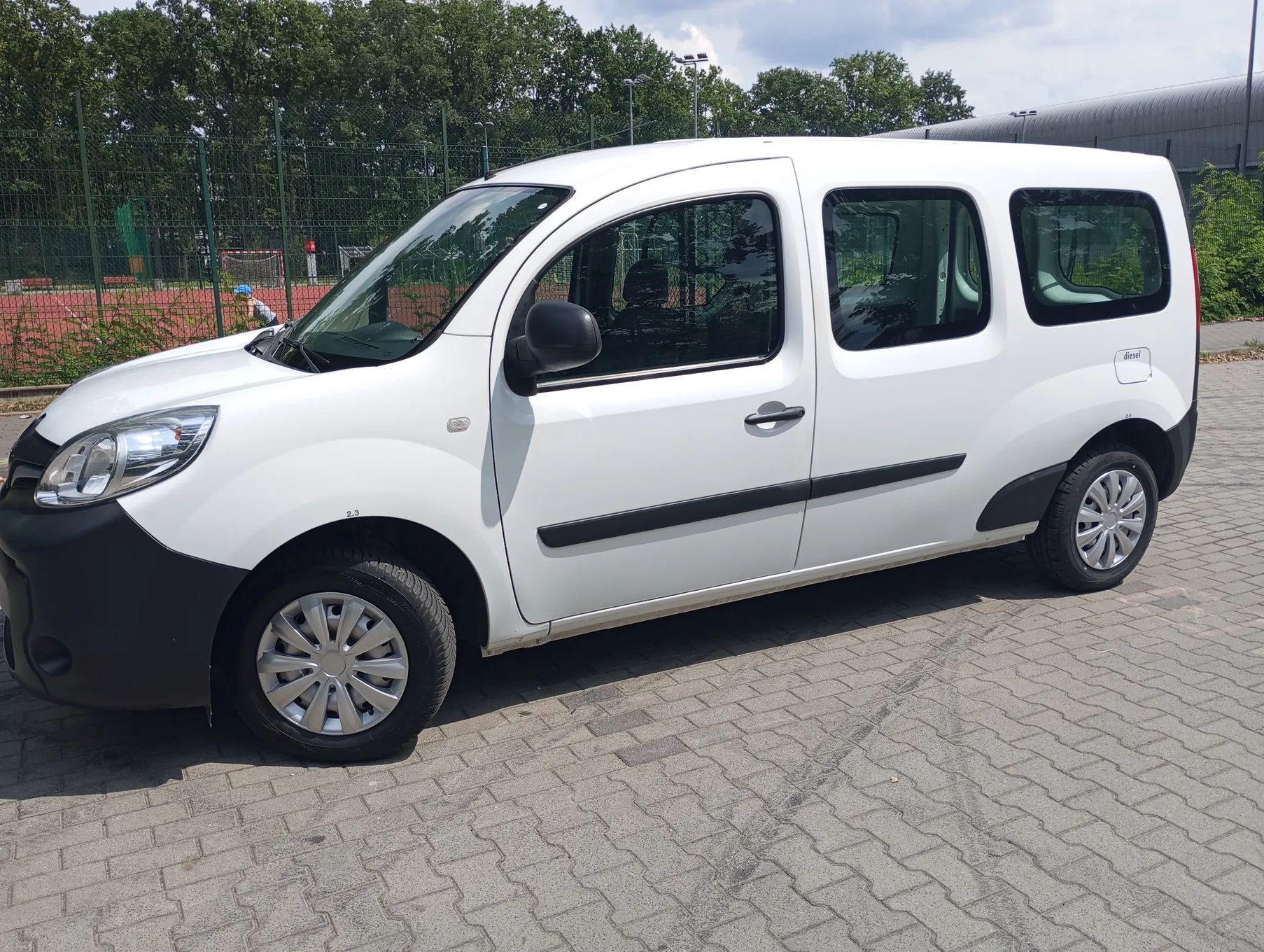 Renault Kangoo MAXI LONG stan jak nowy nowe opony i hamulce i olej vat 23