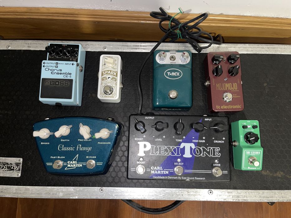 Vendo pedais de efeitos