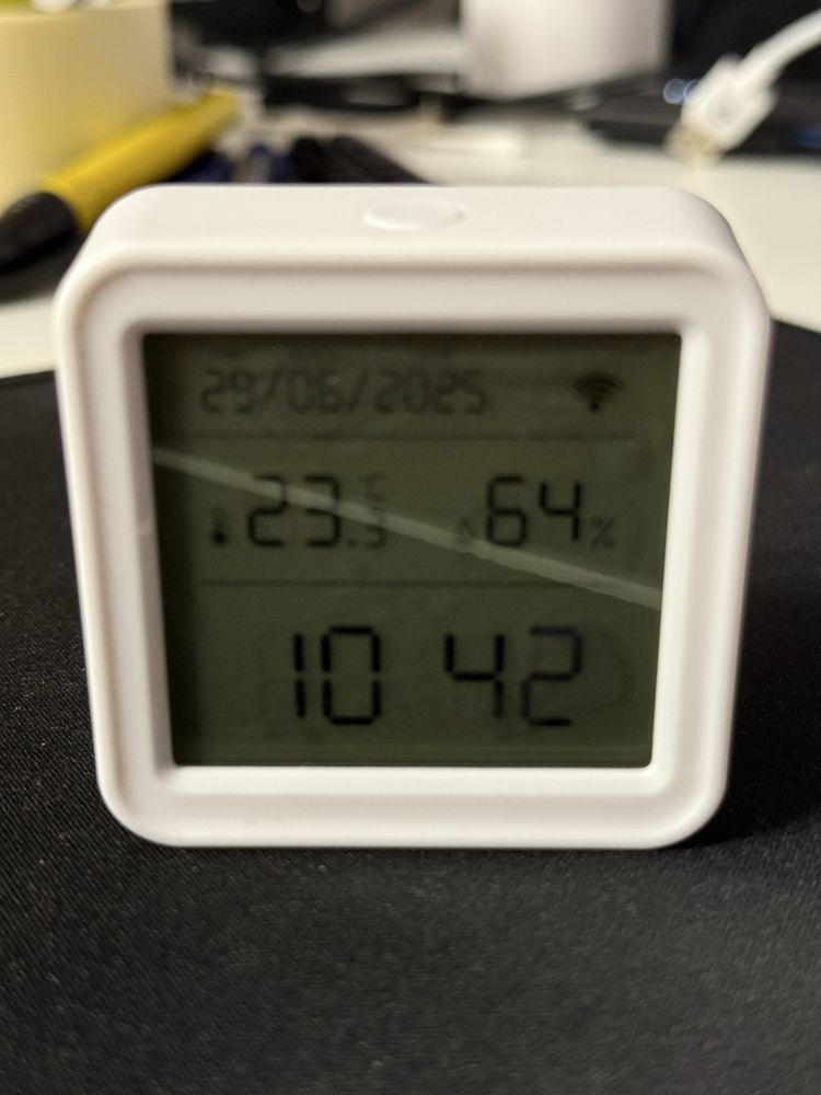 Czujniki temperatury i wilgotnosci z wyswietlaczem wifi TUYA Smartlife