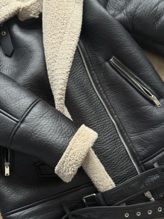 Дубленка тепла Stradivarius M