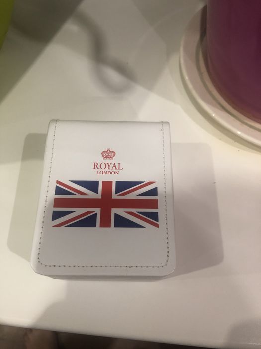 Часы Royal London