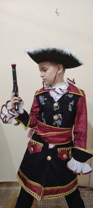 Прокат карнавальных  новогодних костюмов