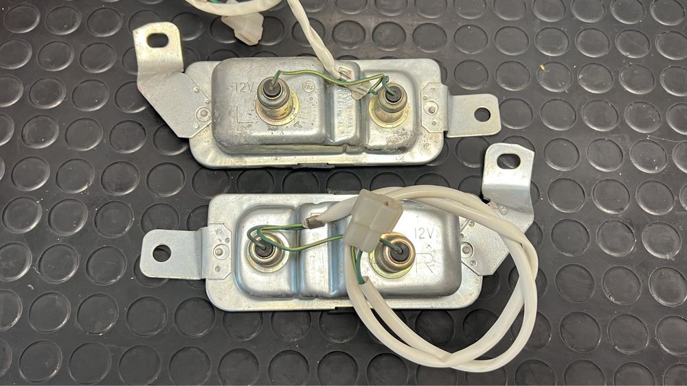 Farolins originais Toyota Corolla Vintage KOITO