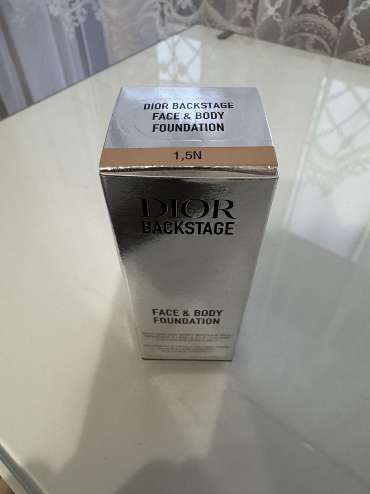 NOWY podkład DIOR Backstage 1,5N