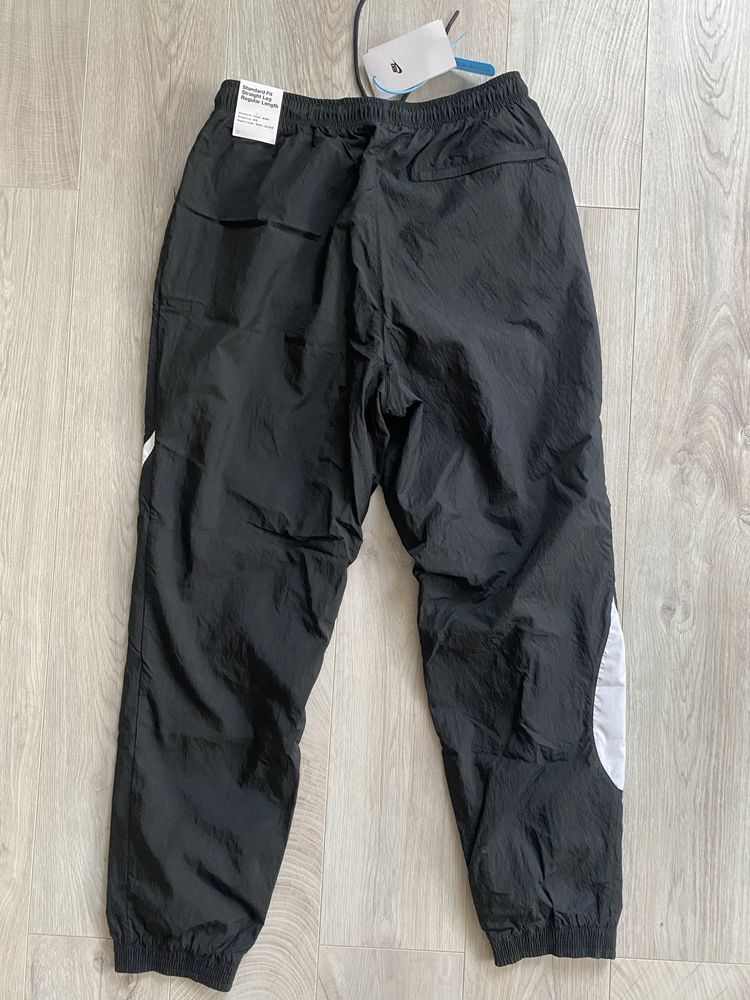 Нові нейлонові Nike swoosh