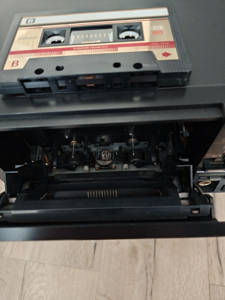 Magnetofon kasetowy Pioneer CT-1380WR wysoki model 6,5kg waży