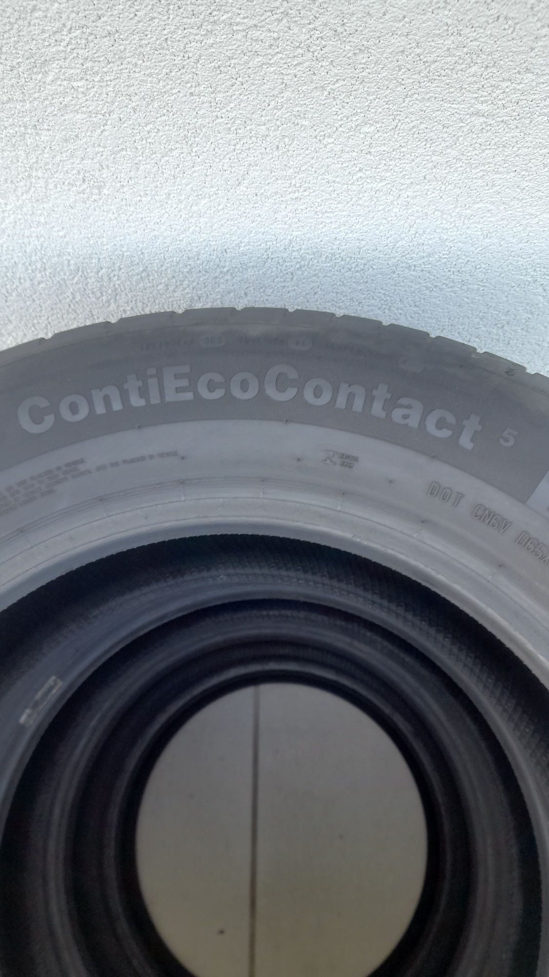 215 / 65 / 16 Continental lato