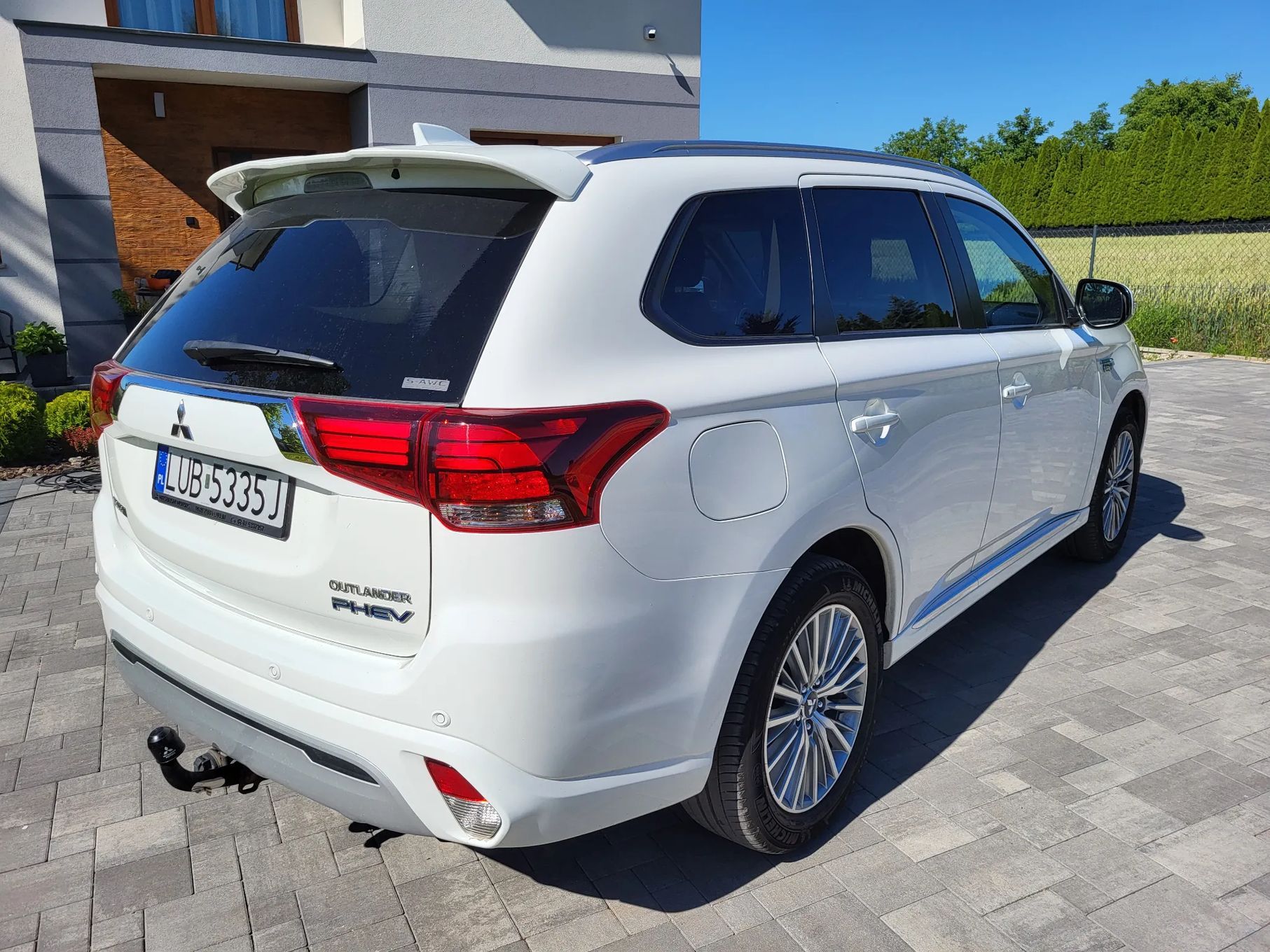 Mitsubishi Outlander 2,4 PHEV, Android Auto, Apple CarPlay, Alcantara