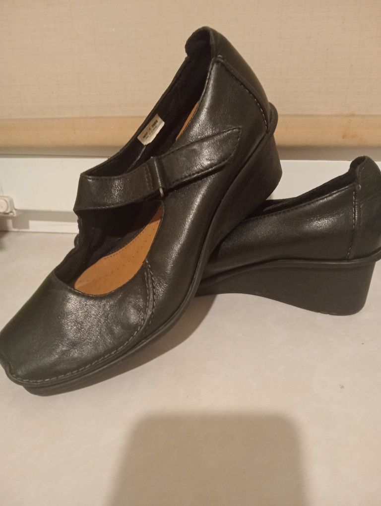 Туфлі жіночі Clarks.