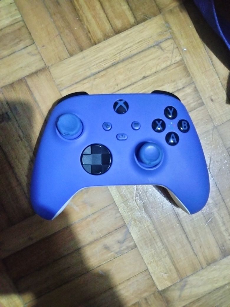 Comando Xbox Series X | S Seminovo