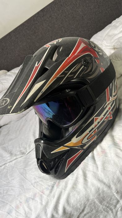 Kask motocyklowy enduro