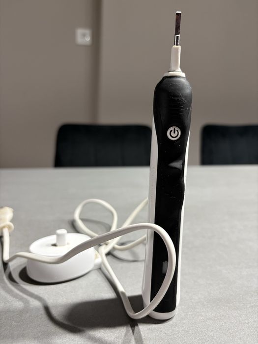 Szczoteczka Oral B