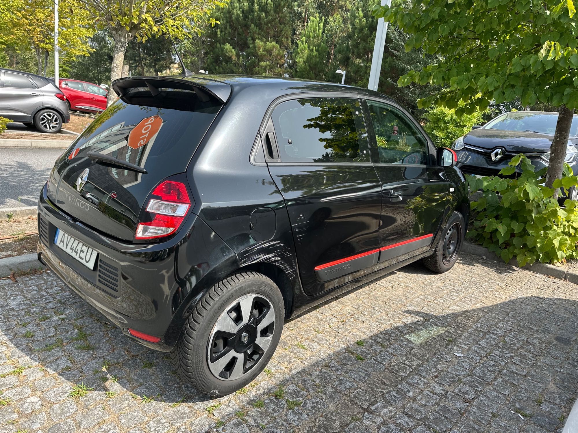 Renault Twingo Preto e vermelho