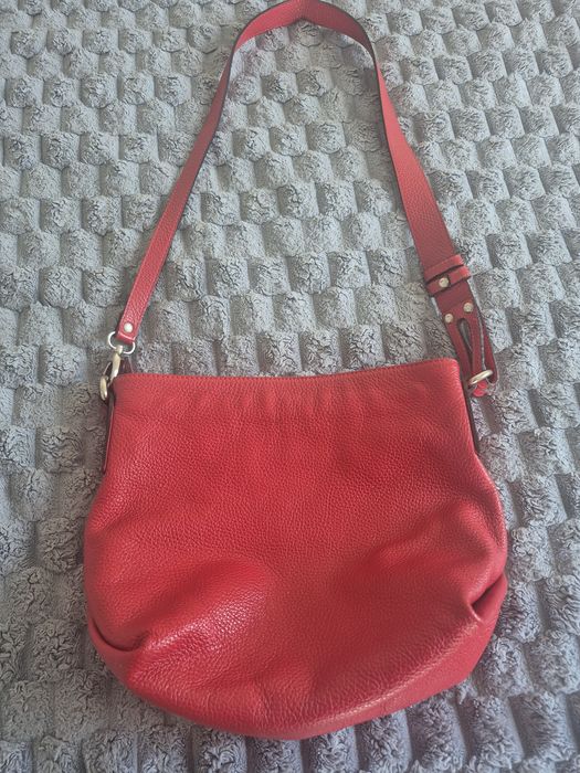 Сумка шкіряна, червона, в ідеальному стані.