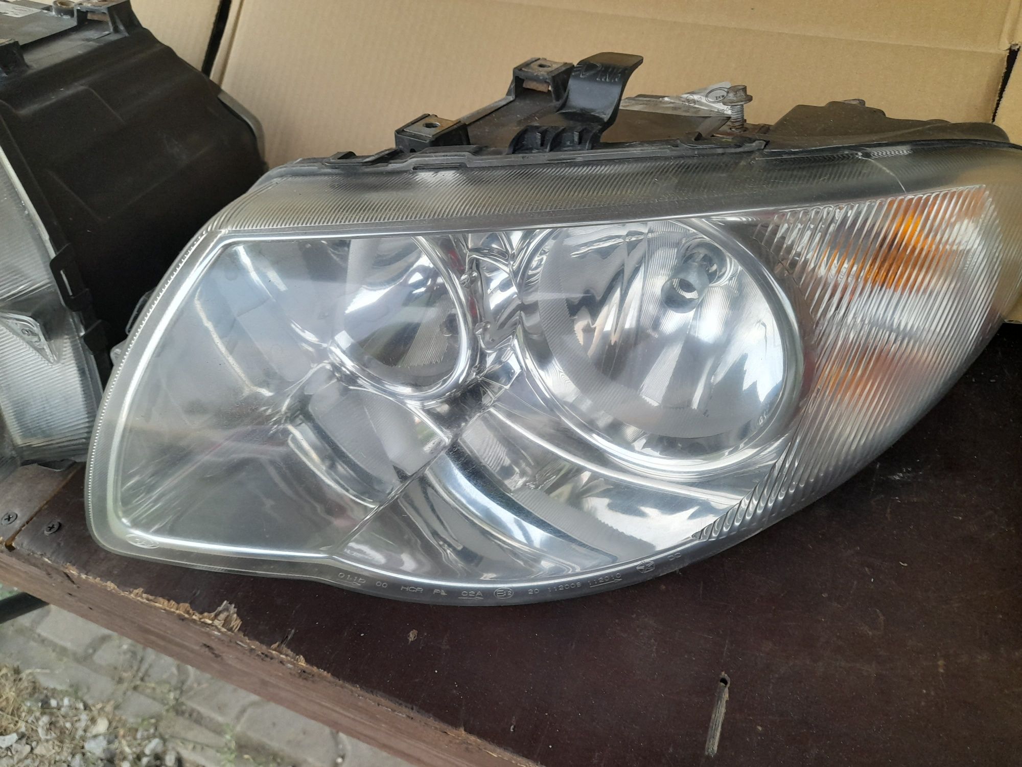 Lampy przód Chrysler Grand Voyager