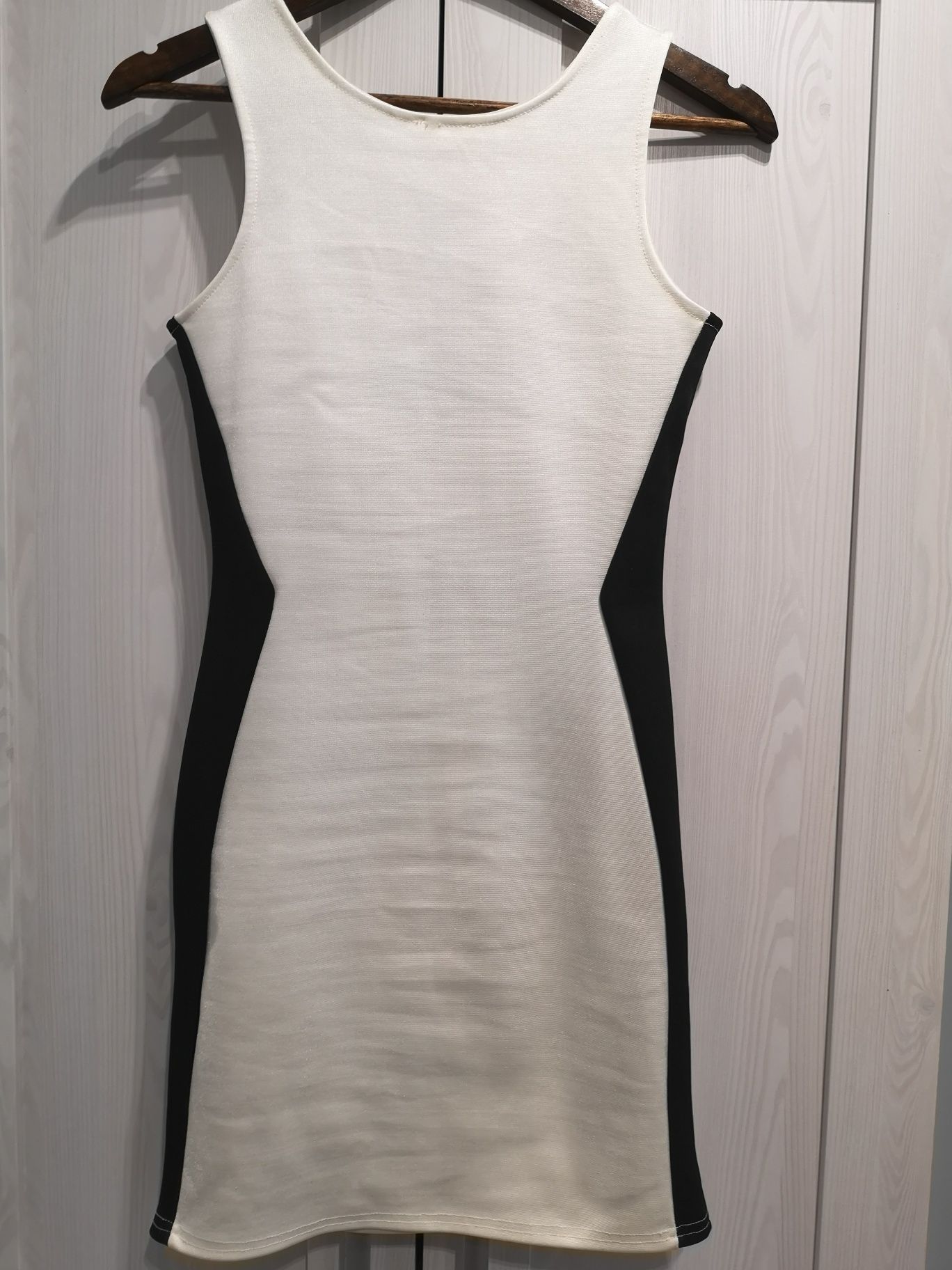 Sukienka damska River Island rozm 36 czarno biała/komunia,chrzest,slub