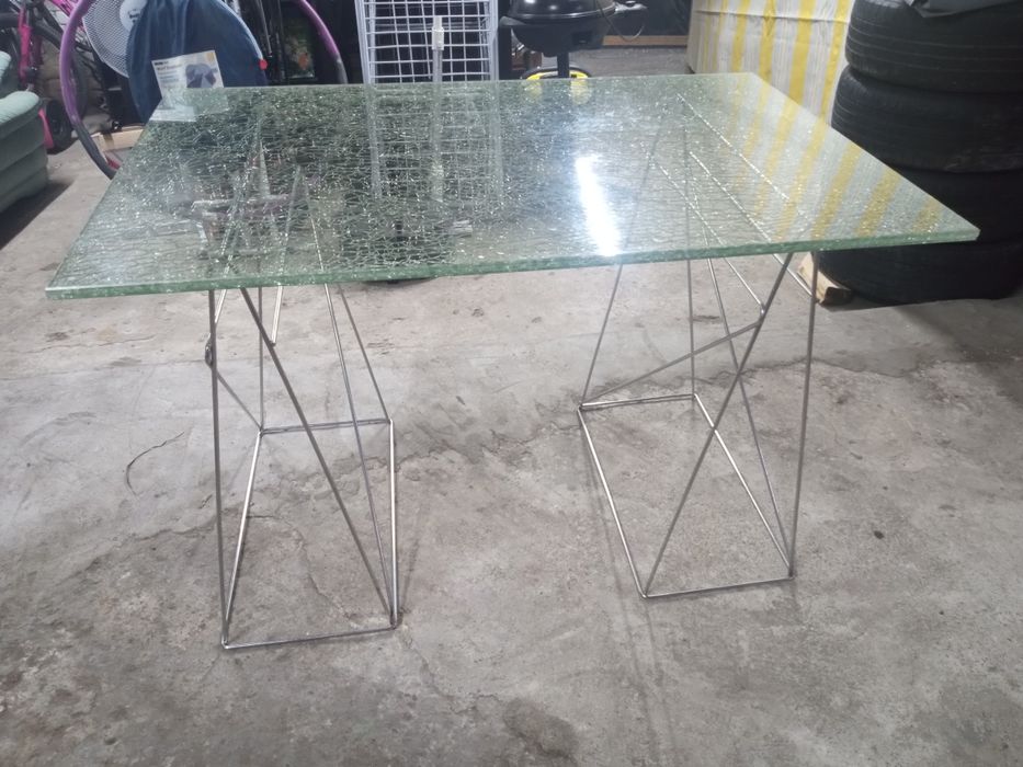 Nowoczesny stół + 2 krzesła blat szklany z efektem popękanego szkła