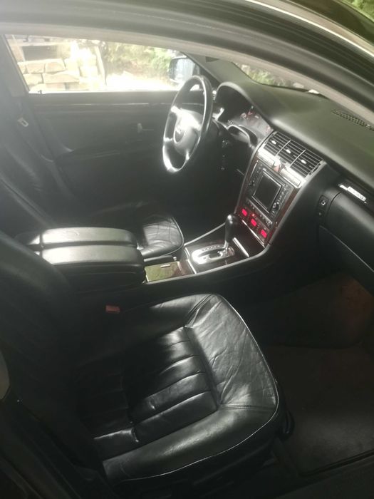Audi A8 QUATTRO V8 !!