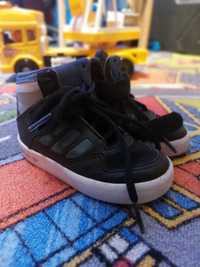 Sprzedam buty Adidas 23