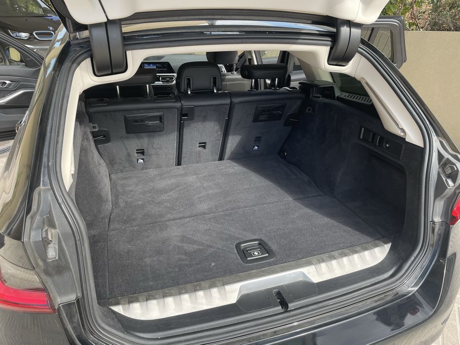 Bmw 320e xdrive  touring PHEV vários extras