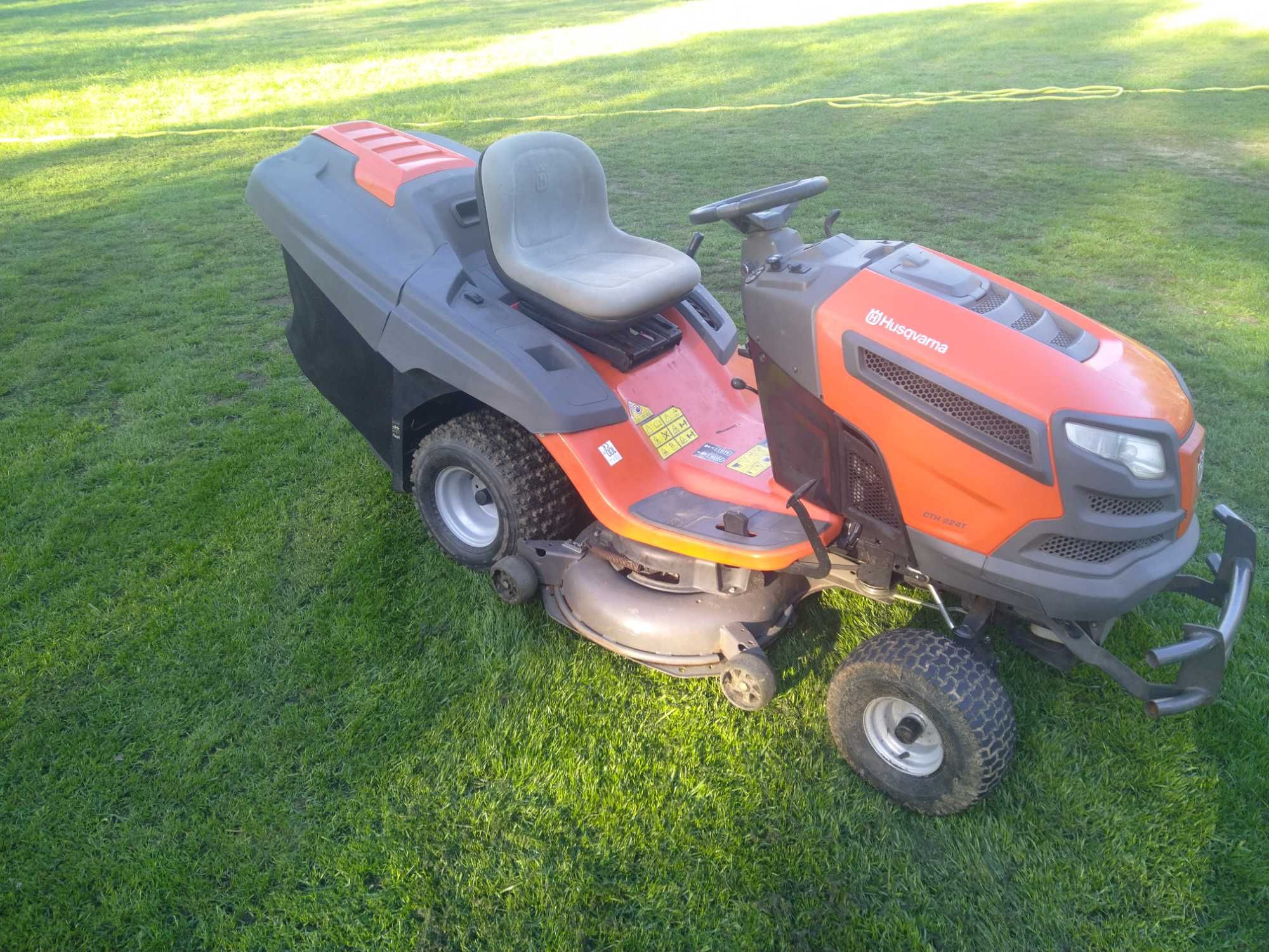 Traktorek Husqvarna cth 224t