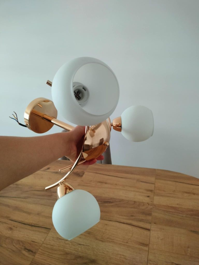 Nowa lampa tylko przymierzony.  Bez  pudełka