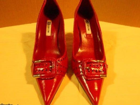 Sapatos em pele - Vermelhos - NOVOS - Baratíssimos