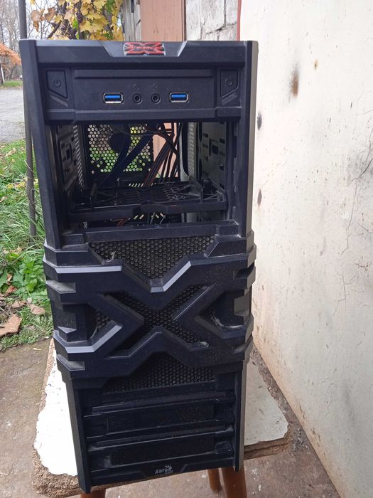 Продам корпус комп'ютера з кулєрами.