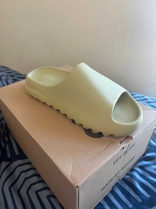 Yeezy Slide Resin