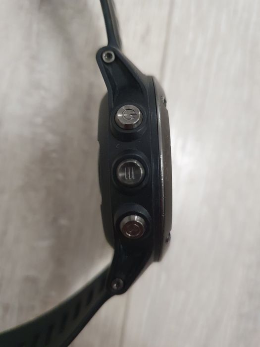 Продам часы Garmin Fenix3 HR Saphir