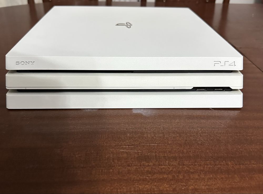 PlayStation 4 PS4 Pro 1TB Novo + 1 Comando + 1 Jogo Uncharted