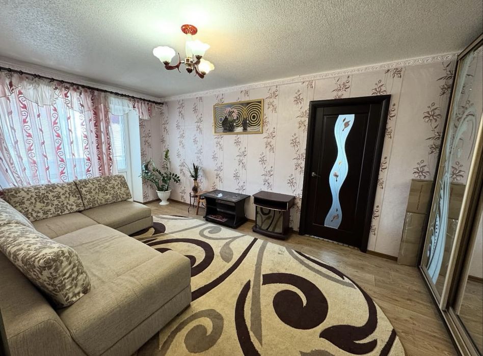 Продается 2к. квартира возле Самолета