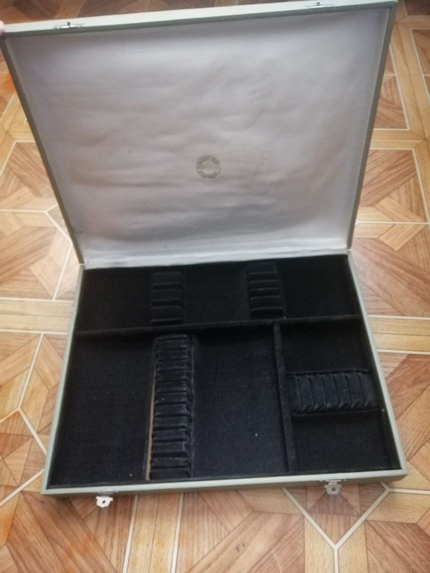 Коробка шкатулка футляр  для ложек вилок ножей, СССР