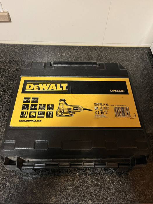Serra tico tico dewalt 333K