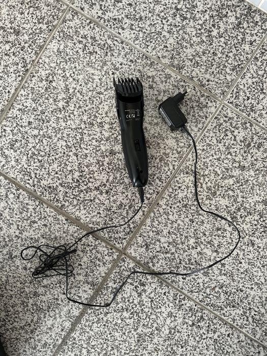 Máquina cortar cabelo vários pentes