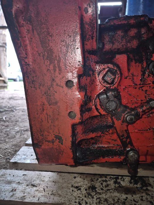 Skrzynia pośrednia mtz 82