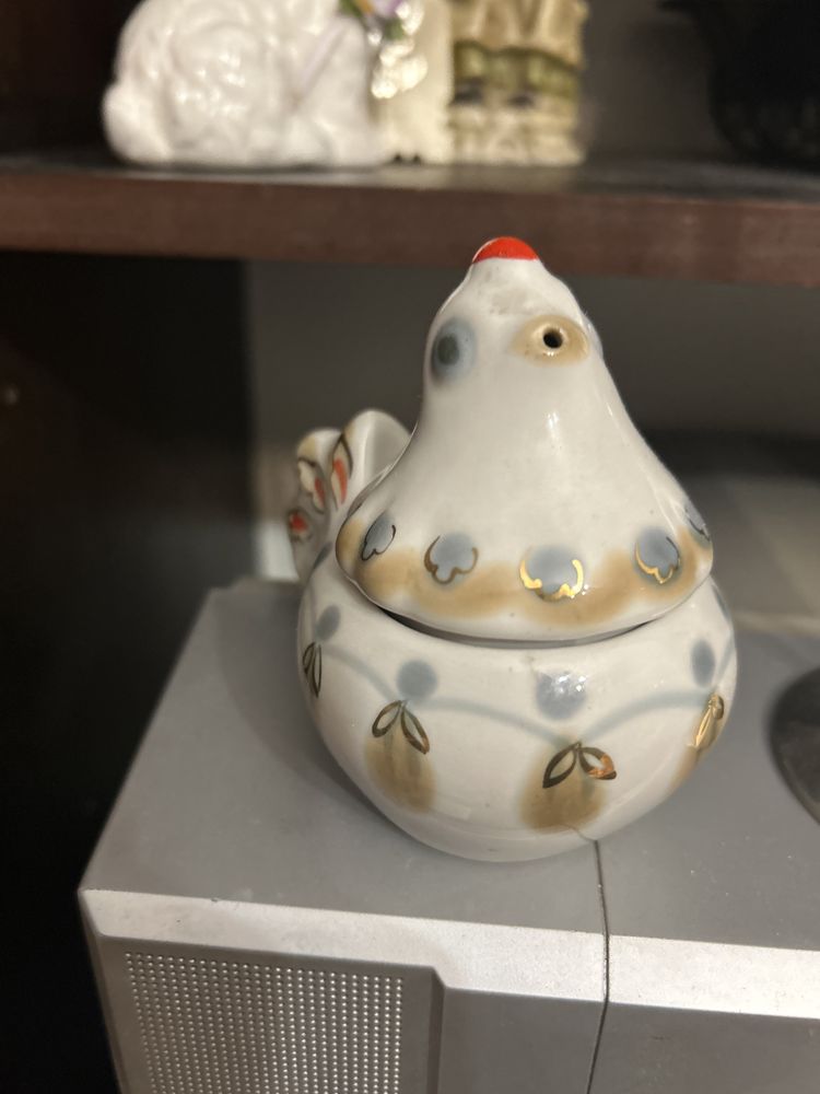 figurka porcelanowa kurczak
