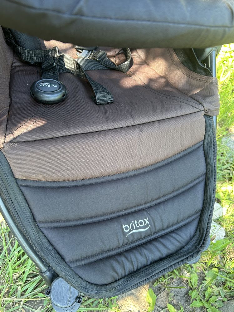 продам коляску прогулочную britax