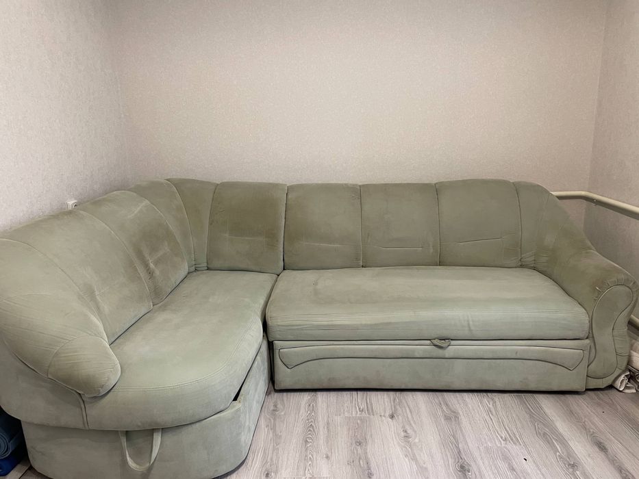 Диван  якісний кутовий вживаний