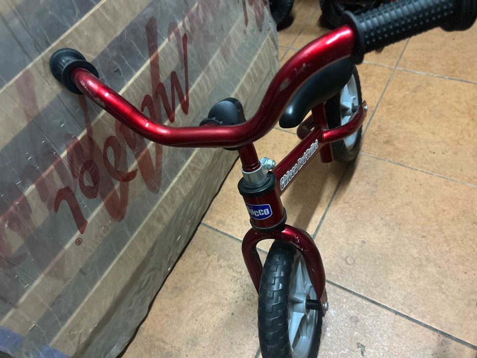 Bicicleta de equilíbrio Chicco Red Bullet – usada – Faro