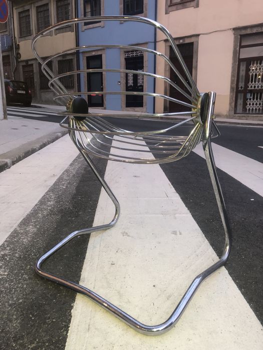 Cadeira vintage italiana tubular em aço cromado, anos 1970