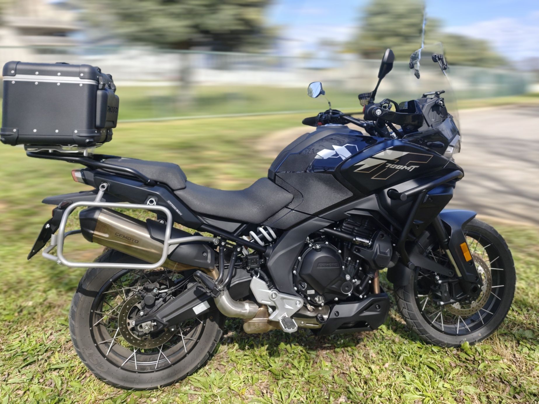 CF Moto 700MT Adv 2025 com kit malas + garantia 3 anos